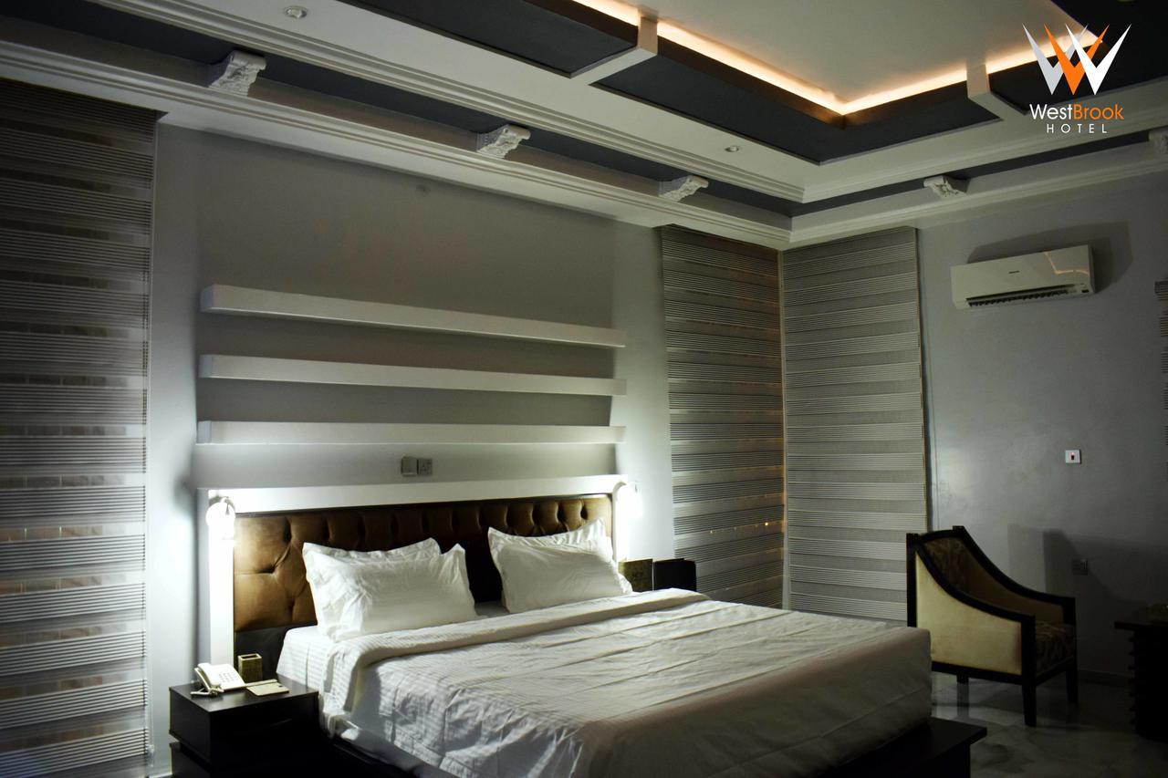 Westbrook Hotel Owerri Bagian luar foto