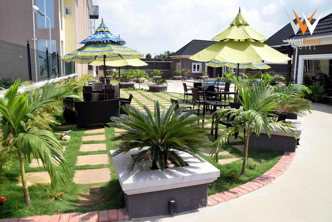 Westbrook Hotel Owerri Bagian luar foto