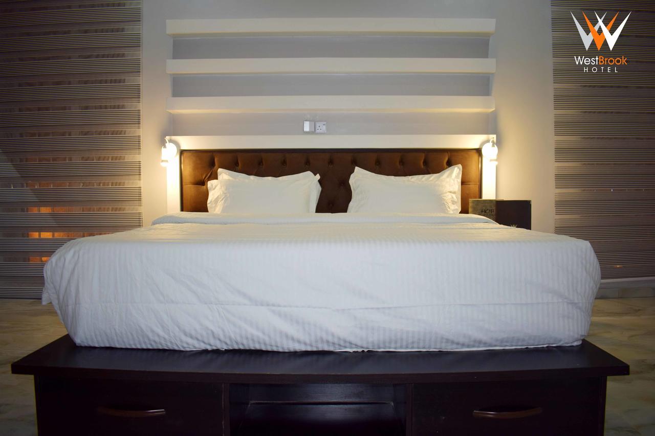 Westbrook Hotel Owerri Bagian luar foto