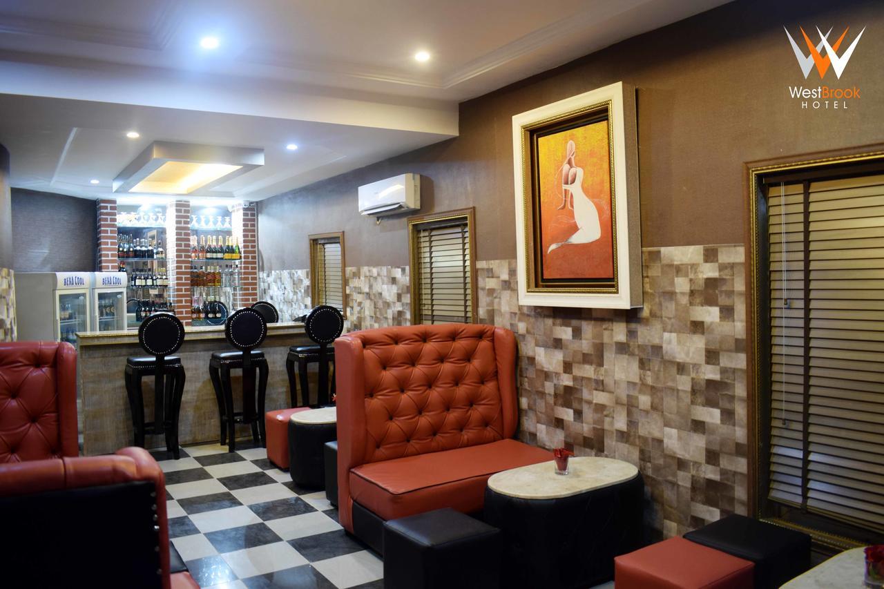 Westbrook Hotel Owerri Bagian luar foto