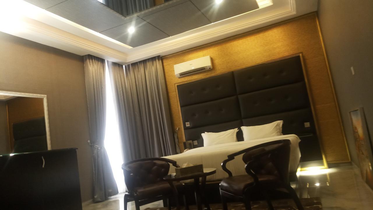 Westbrook Hotel Owerri Bagian luar foto