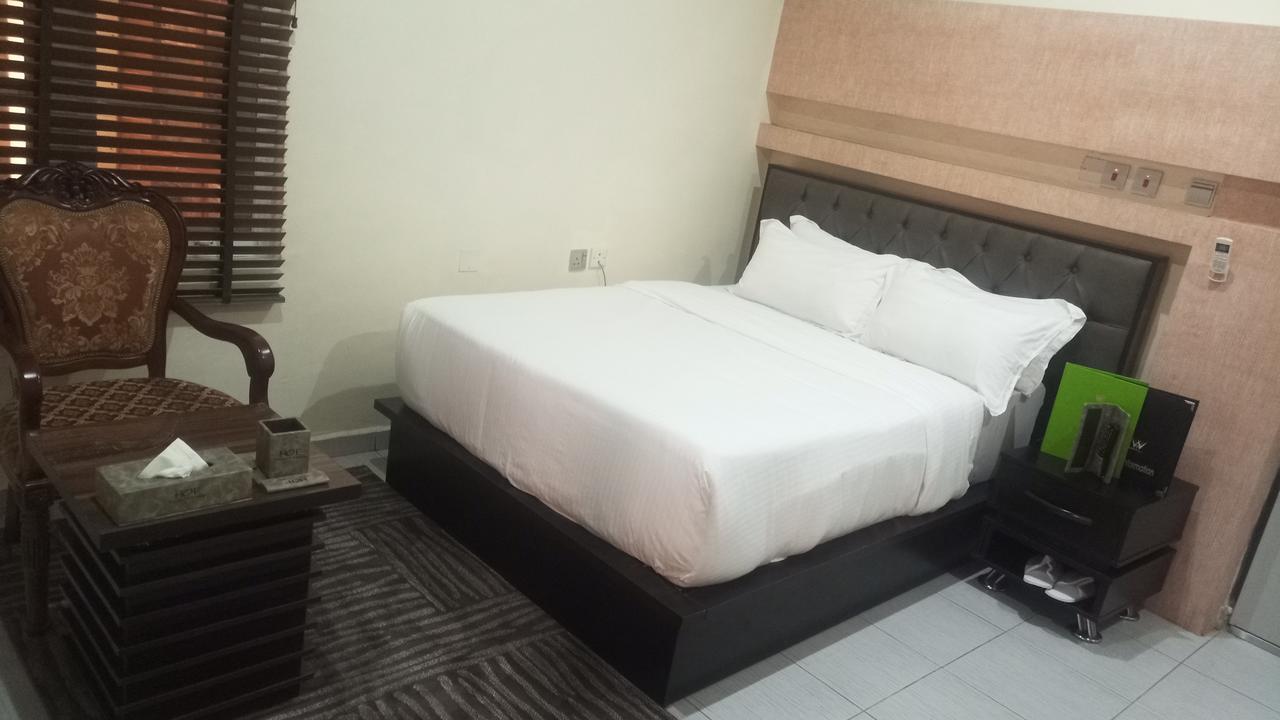 Westbrook Hotel Owerri Bagian luar foto